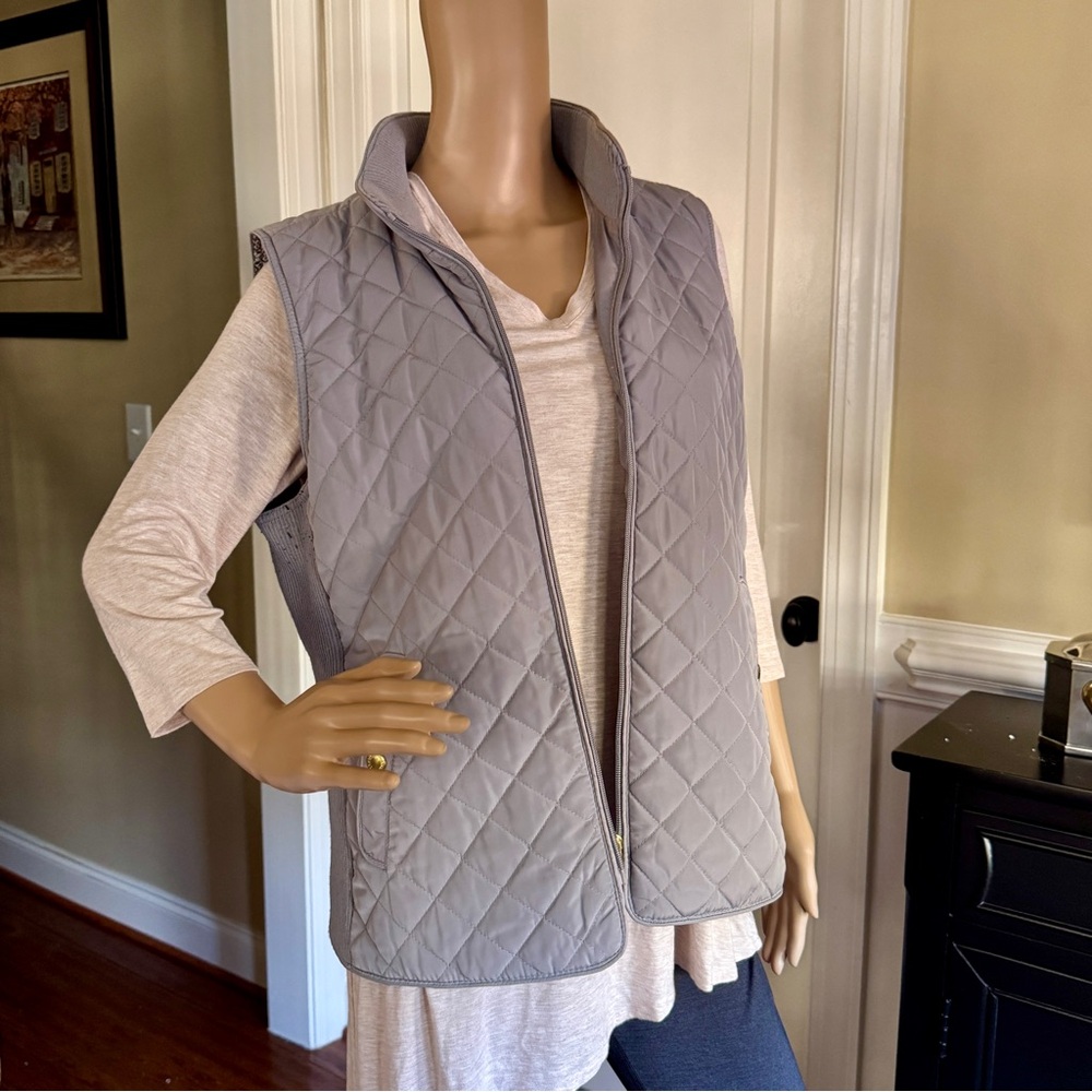 Adrienne Vittadini Gray Quilted Puffer Vest SZ L Warm Casual Hiking Outdoor Zip